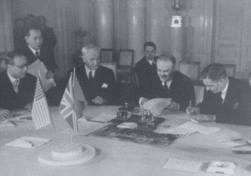 Shared Histories, Distinct Memories A comparison of Chinese and Russian official media discourses on World War II